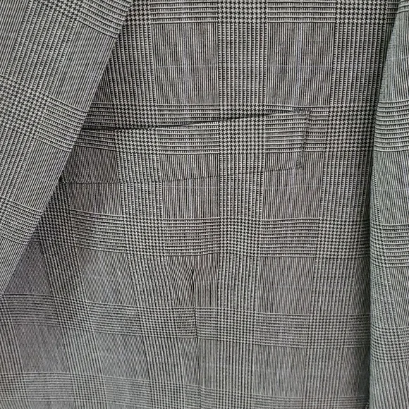 Jos. A. Bank jacket...gray...in very good condition! Size R 42 - Picture 3 of 9